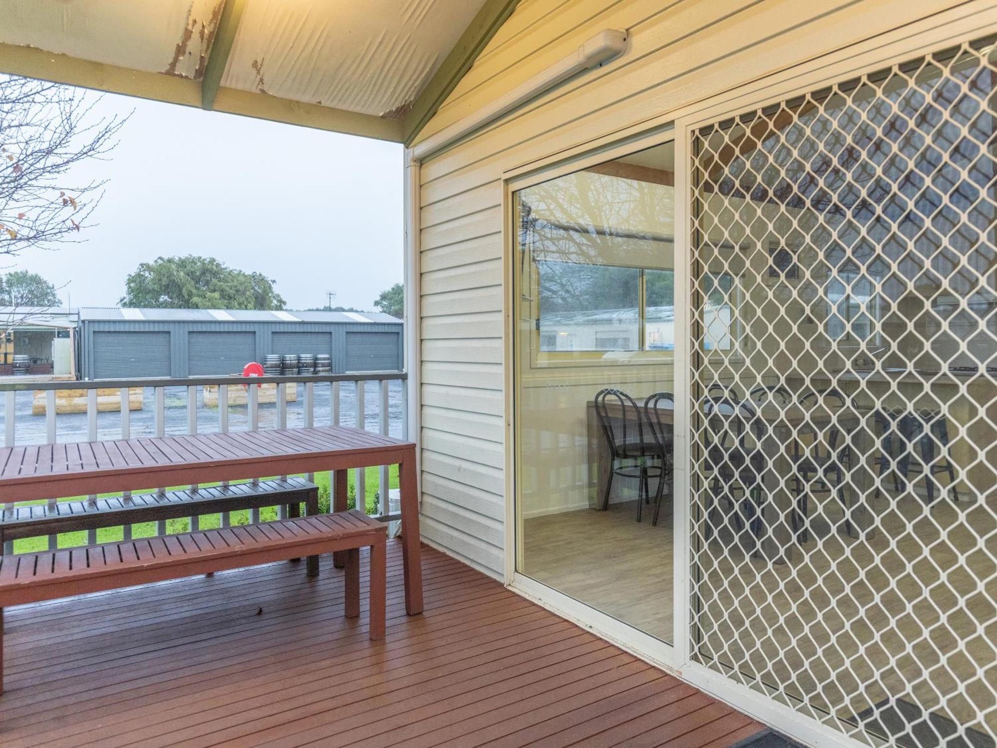 Nrma Warrnambool Riverside Holiday Park Værelse billede